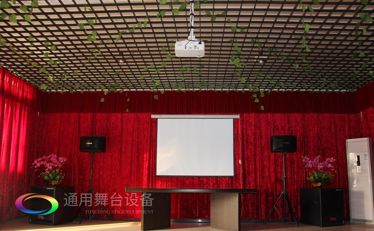 提升舞臺演出效果！舞臺幕布顏色搭配常用色——紅、黃、墨綠三原色