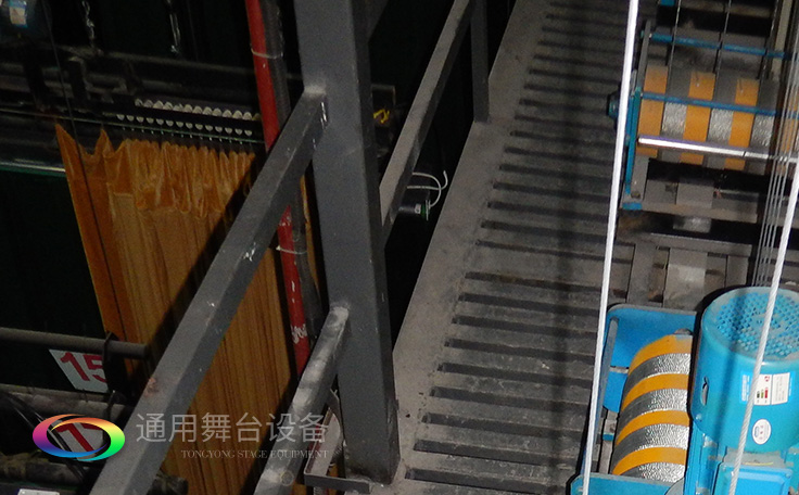 詳談舞臺(tái)吊桿（包括手動(dòng)單（復(fù)）式、電動(dòng)吊桿機(jī)、數(shù)字舞臺(tái)吊桿控制系統(tǒng)）的安全使用及維護(hù)