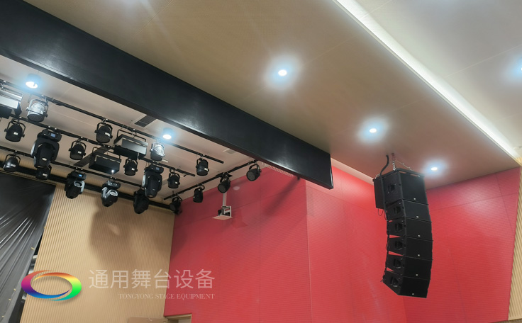 江蘇某學(xué)校報(bào)告廳項(xiàng)目舞臺(tái)矩陣音響、舞臺(tái)吊桿——泰州通用舞臺(tái)吊桿精品工程展示