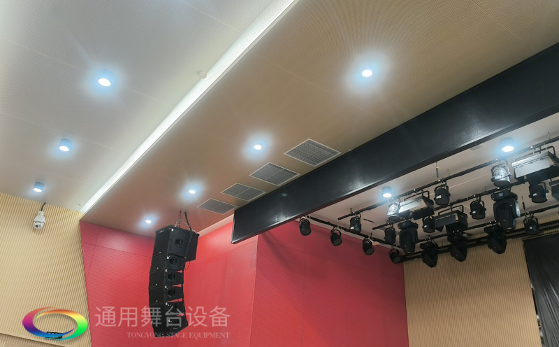 高顏值+實力派！通用舞臺吊桿成功打造某中學智慧化多功能報告廳項目