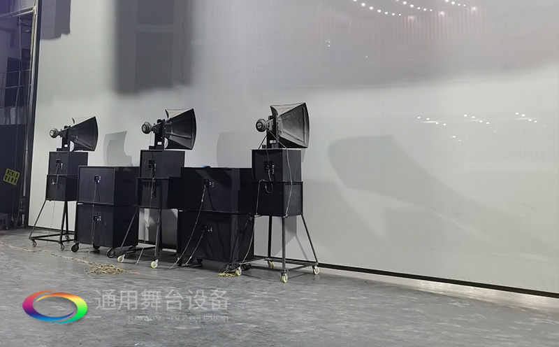 通用舞臺承建：南京曉莊學院報告廳舞臺項目（舞臺音響、舞臺燈光吊桿、幕布...）