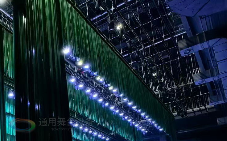 通用舞臺設備興化將軍路小學報告廳舞臺吊桿項目