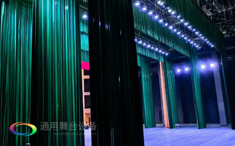 助力教育領域舞臺建設，推動校園文化發展！星海中學報告廳幕布、舞臺吊桿等建設項目