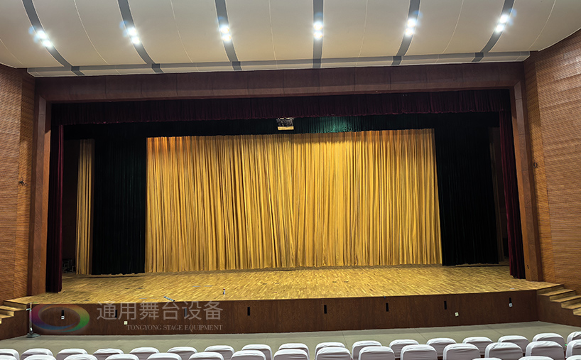 提質校園文體陣地，深耕美育育人，營造濃厚的校園文化氛圍！安順一中完成舞臺吊桿、幕布優化升級